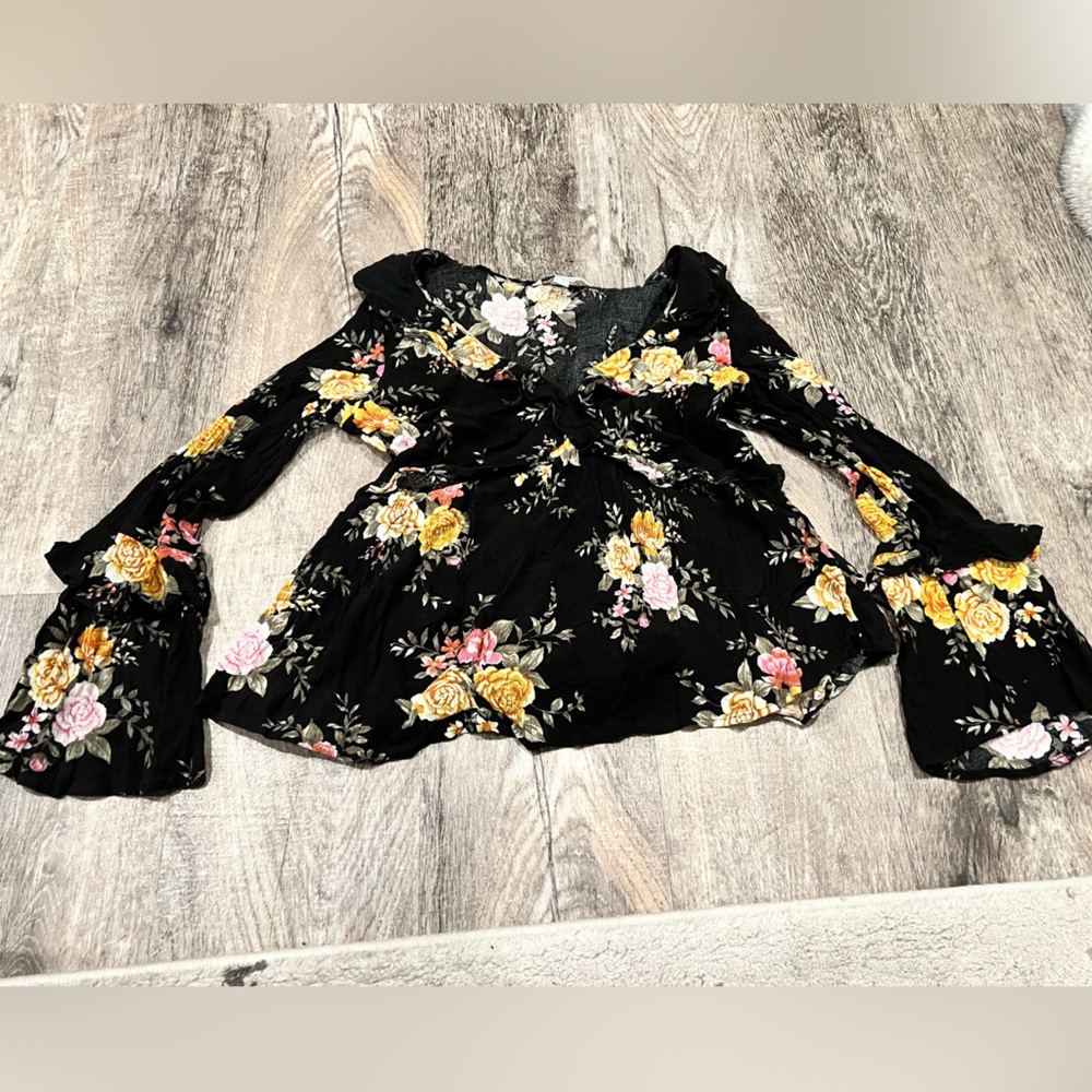 Long sleeve floral top